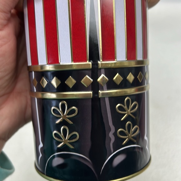 12” Cylinder shaped red Nutcracker Soldier lidded tin - Picture 12 of 12